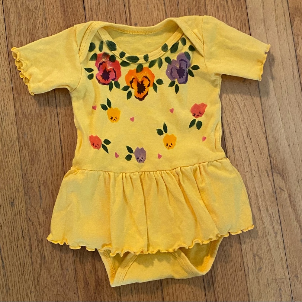 ⭐️HP⭐️Hand painted dress🌸
